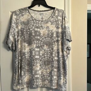 Croft & Barrow Women's Gray and Cream Top Size 4X